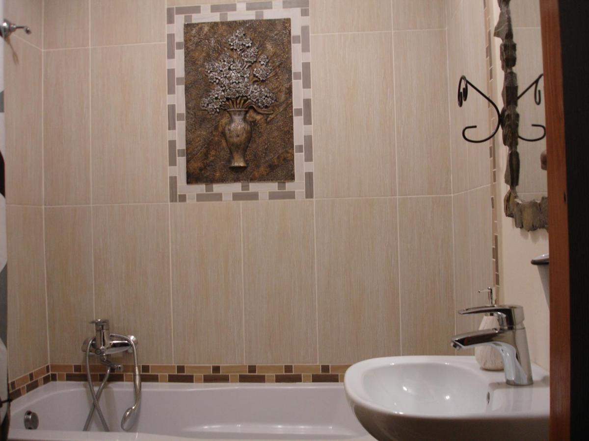 Смерекова Хата Pochaiv Ngoại thất bức ảnh
