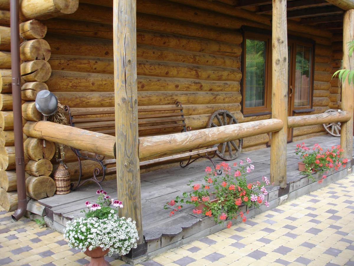 Смерекова Хата Pochaiv Ngoại thất bức ảnh