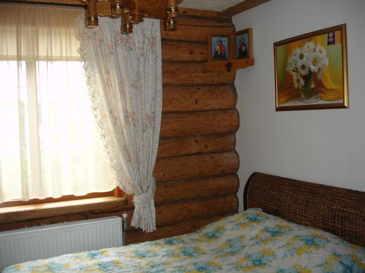 Смерекова Хата Pochaiv Ngoại thất bức ảnh